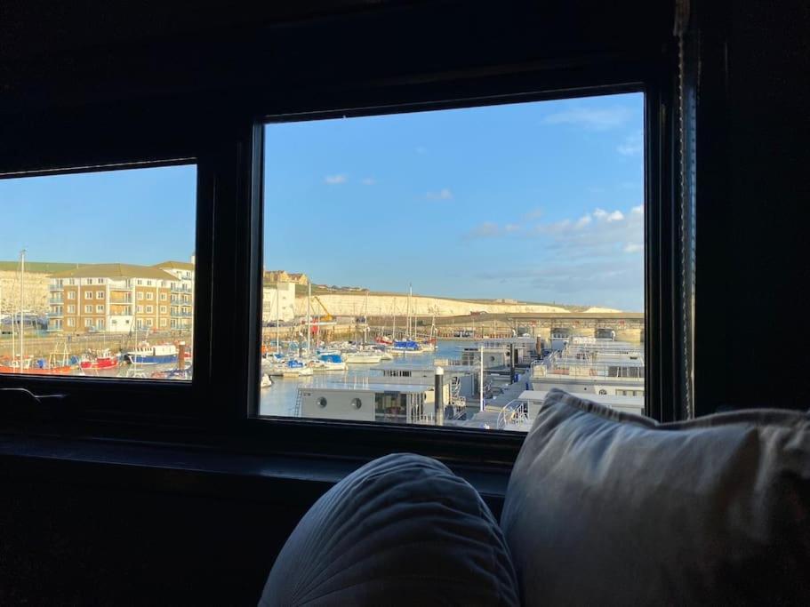 Seascape - Floating Home At Brighton Marina With Free Parking Экстерьер фото