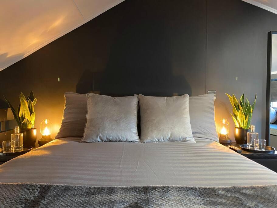 Seascape - Floating Home At Brighton Marina With Free Parking Экстерьер фото