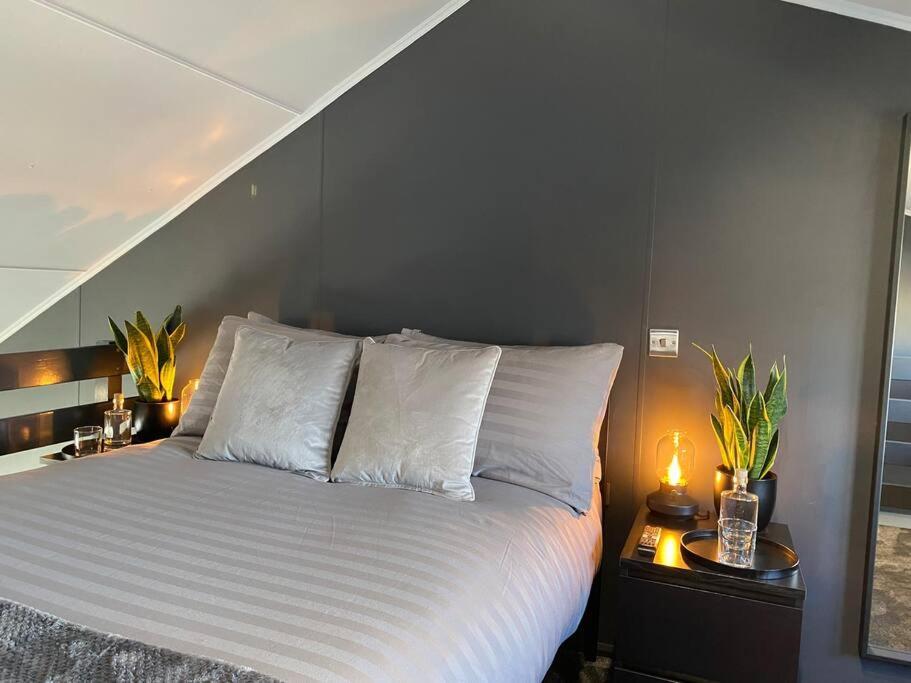 Seascape - Floating Home At Brighton Marina With Free Parking Экстерьер фото