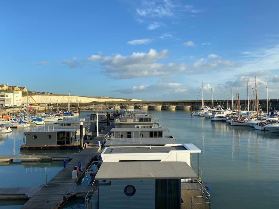 Seascape - Floating Home At Brighton Marina With Free Parking Экстерьер фото