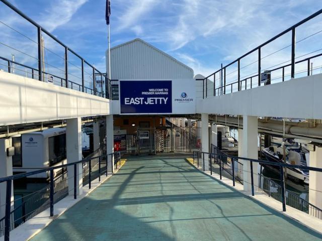 Seascape - Floating Home At Brighton Marina With Free Parking Экстерьер фото